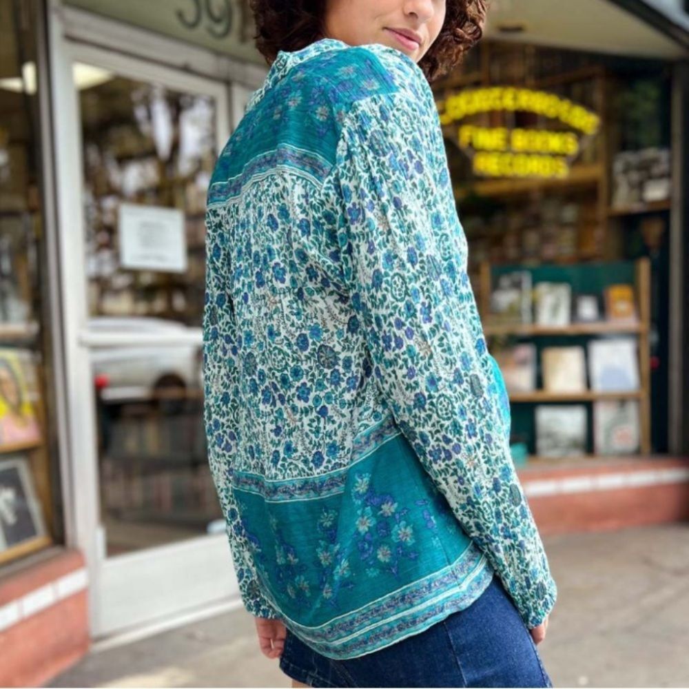 Blue Boheme Ginger Printed Long Sleeve Emerald Blouse “One Size” (Size 2 to 8)